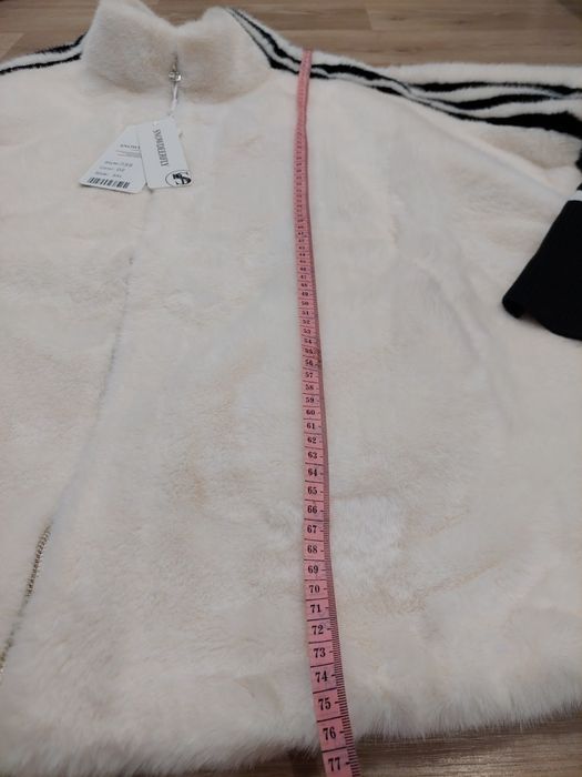Нова біла шуба з лампасами,хутро під норку,на дубляжі.