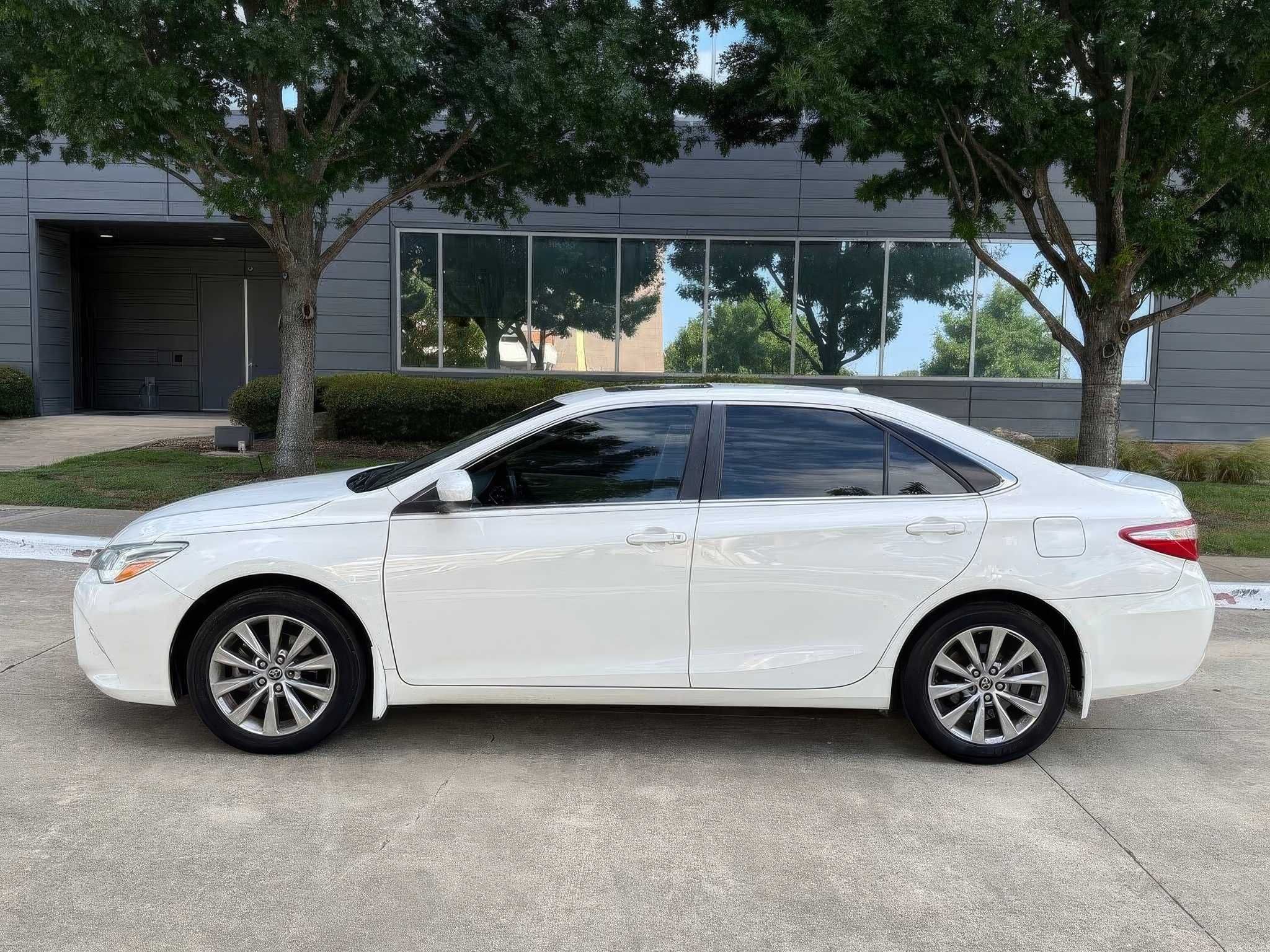 2016 Toyota Camry XLE