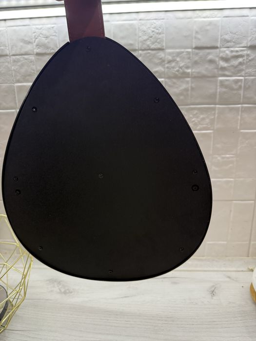 Дзеркало грушевидної форми