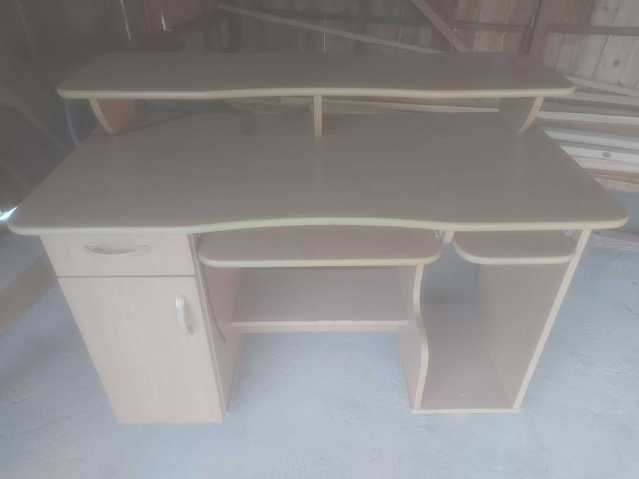 Sprzedam używane biurko