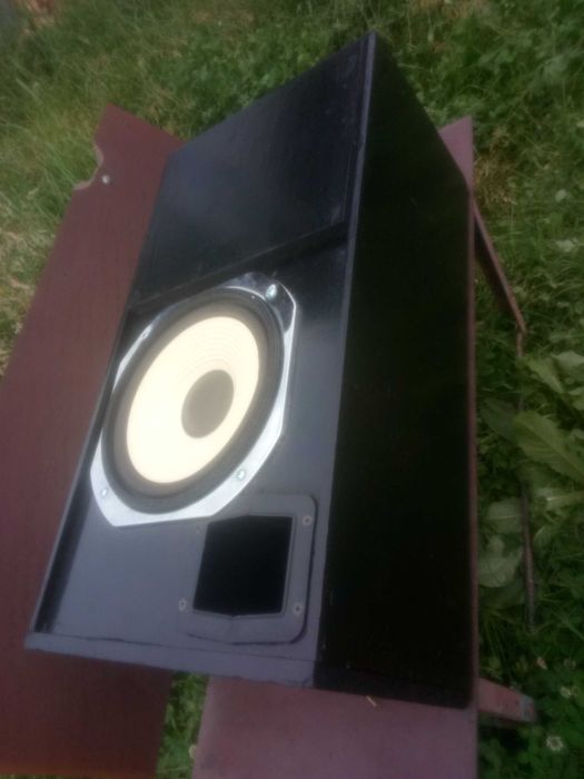 10" 25 см. Працює БЕЗ АВТОМОБІЛЬНОГО ПІДСИЛЮВАЧА! та саб JL 2х25 См.