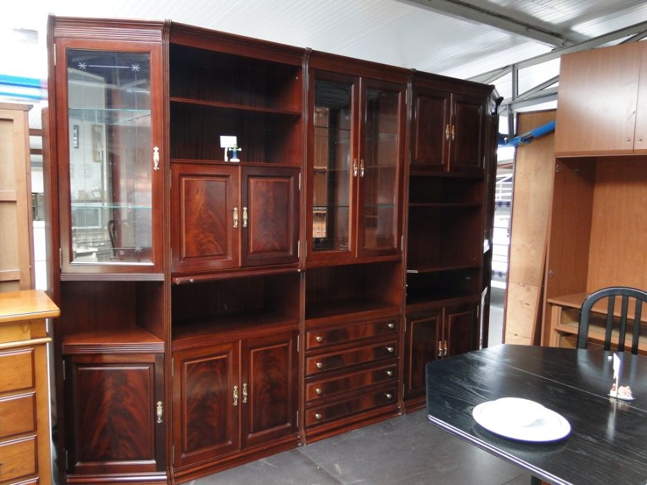 Grande móvel de sala em madeira - óptimo estado