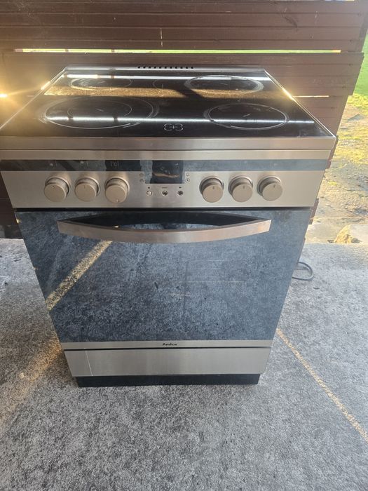 Kuchenka elektryczna  amica ( piec) + mikrofala z funkcja piekarnika