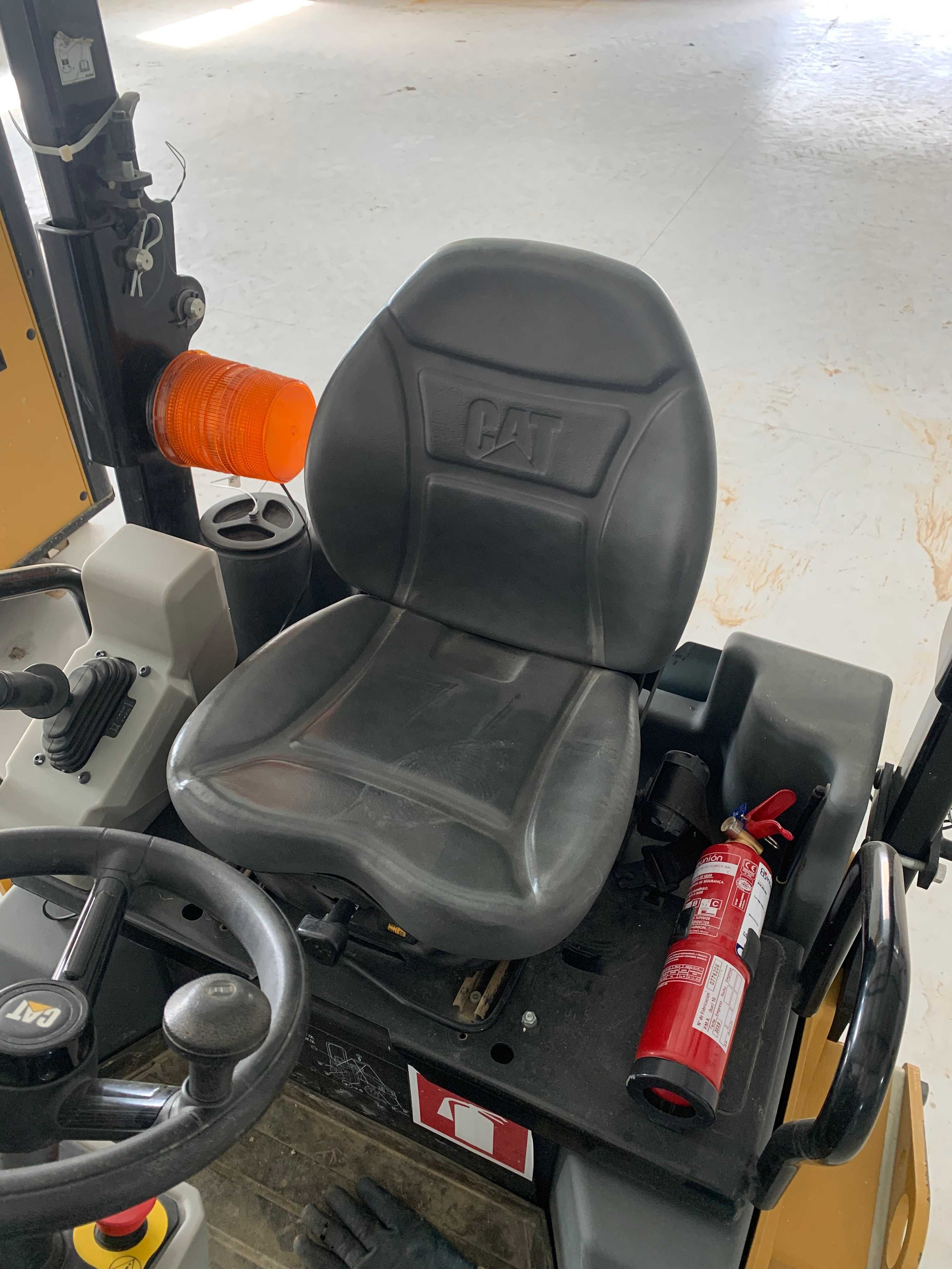Cilindro Compactador Caterpillar CB 2.7