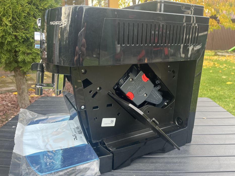 Кавомашина Delonghi Magnifica S 2024 рік 4 місяць виробництво