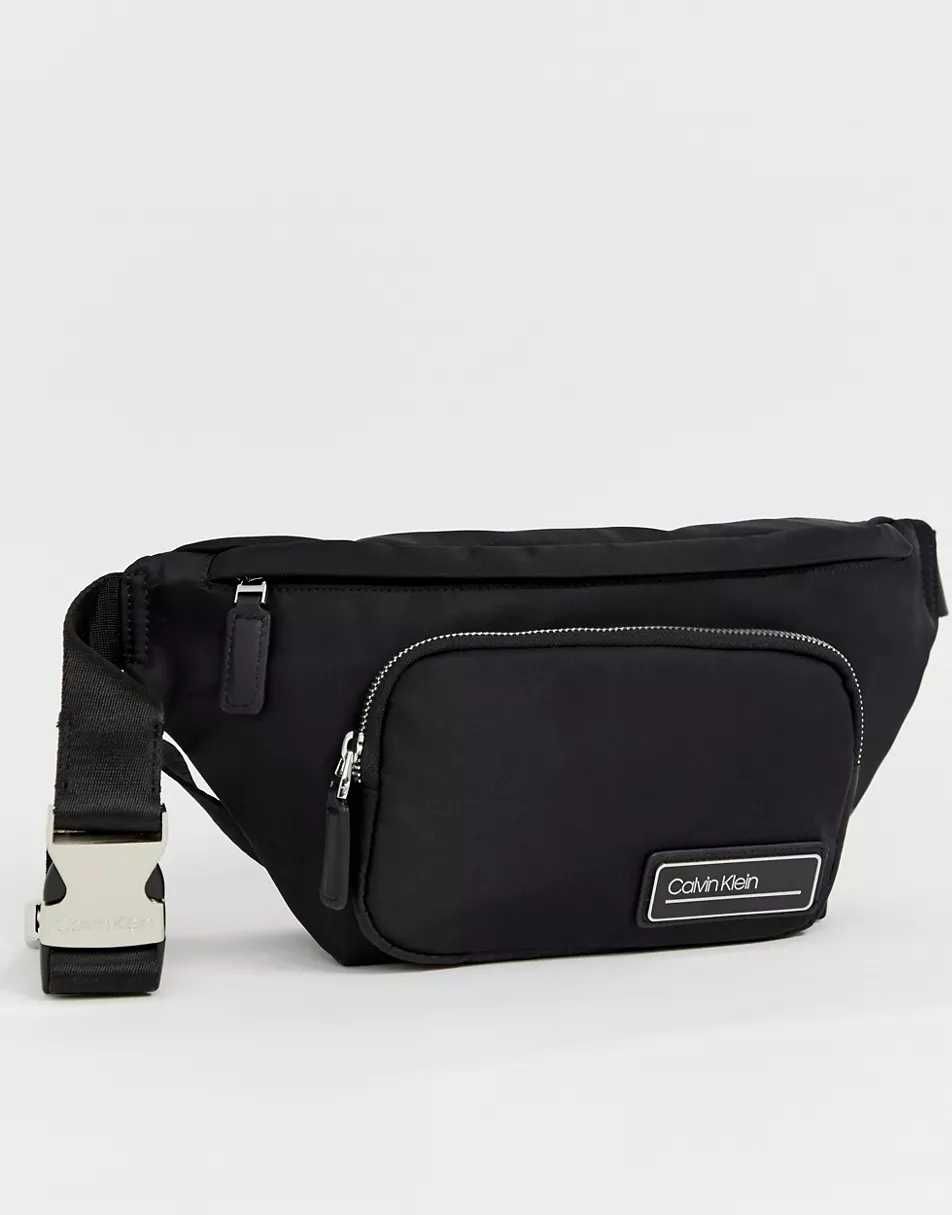 Calvin Klein | Bolsa de Cintura Média com Fecho de Correr | Preto