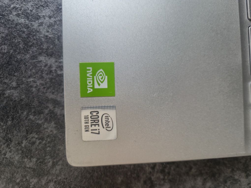 Laptop Dell Inspiron 15 5501