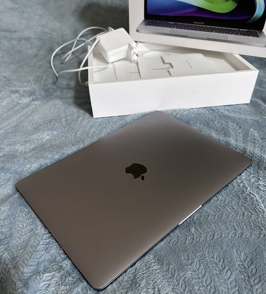Apple Macbook Pro 13 2018  TouchBar i5 | 256 SSD | 8 gb