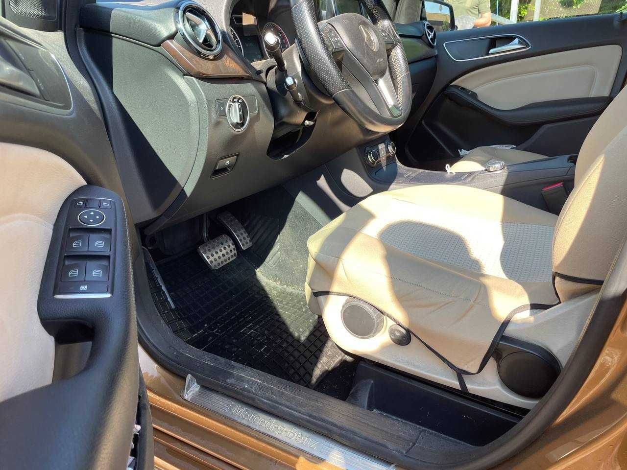 Mercedes-Benz B-Class 2013