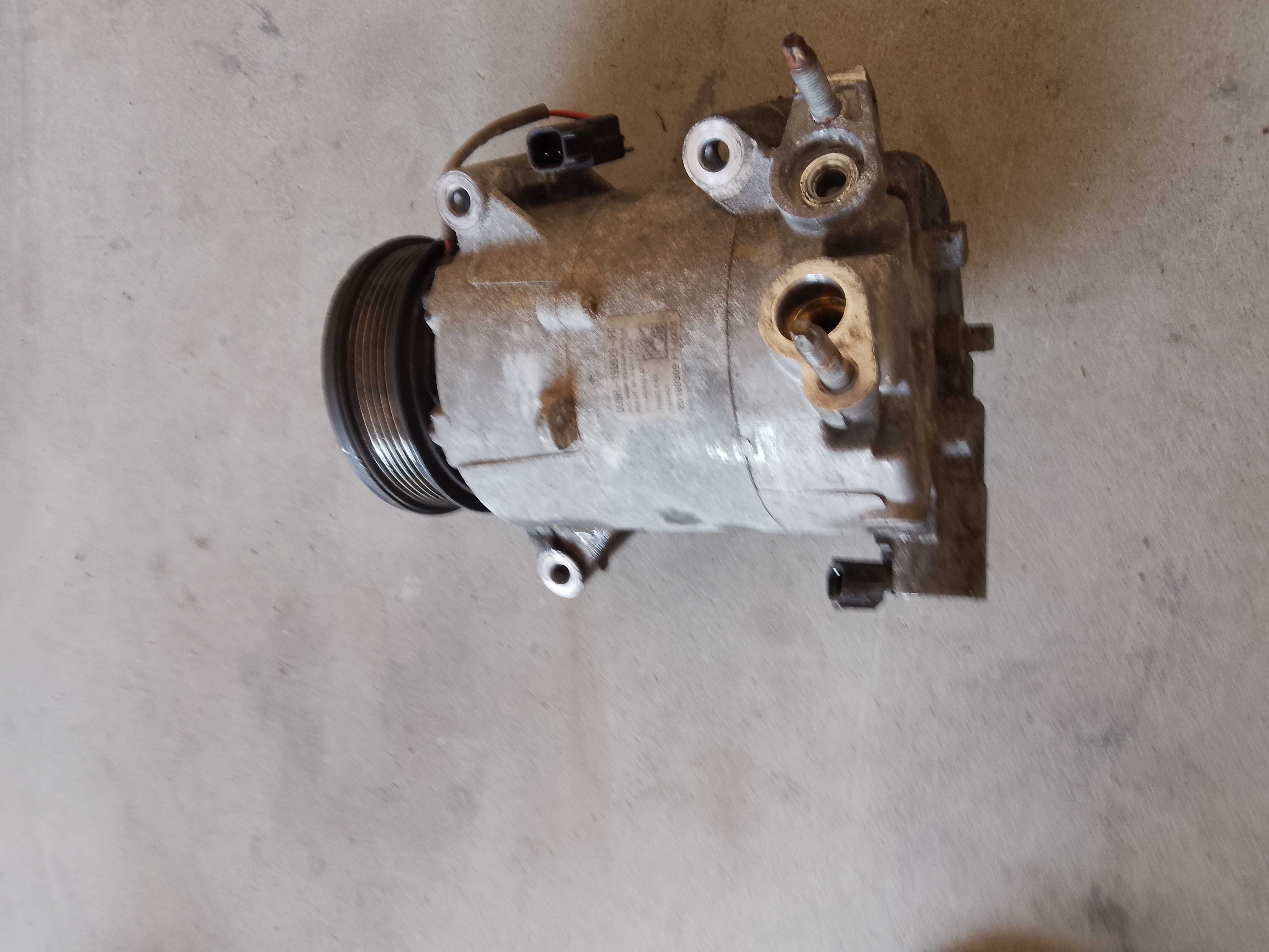 Sprężarka klimatyzacji Ford Mondeo mk5 s-max  2.0TDCi DG9H-19D629-FF