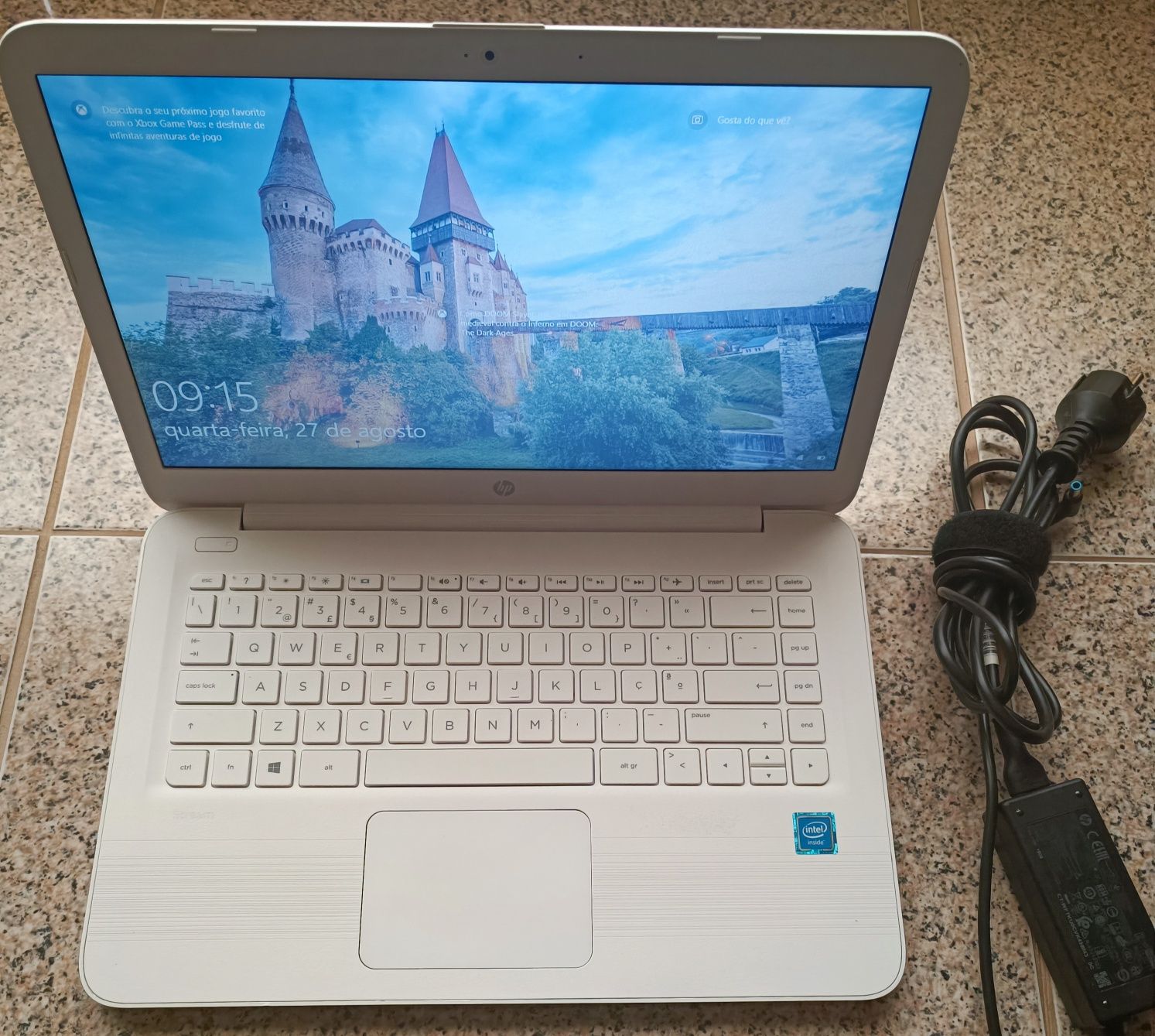 Portátil HP Stream 14-ax003np