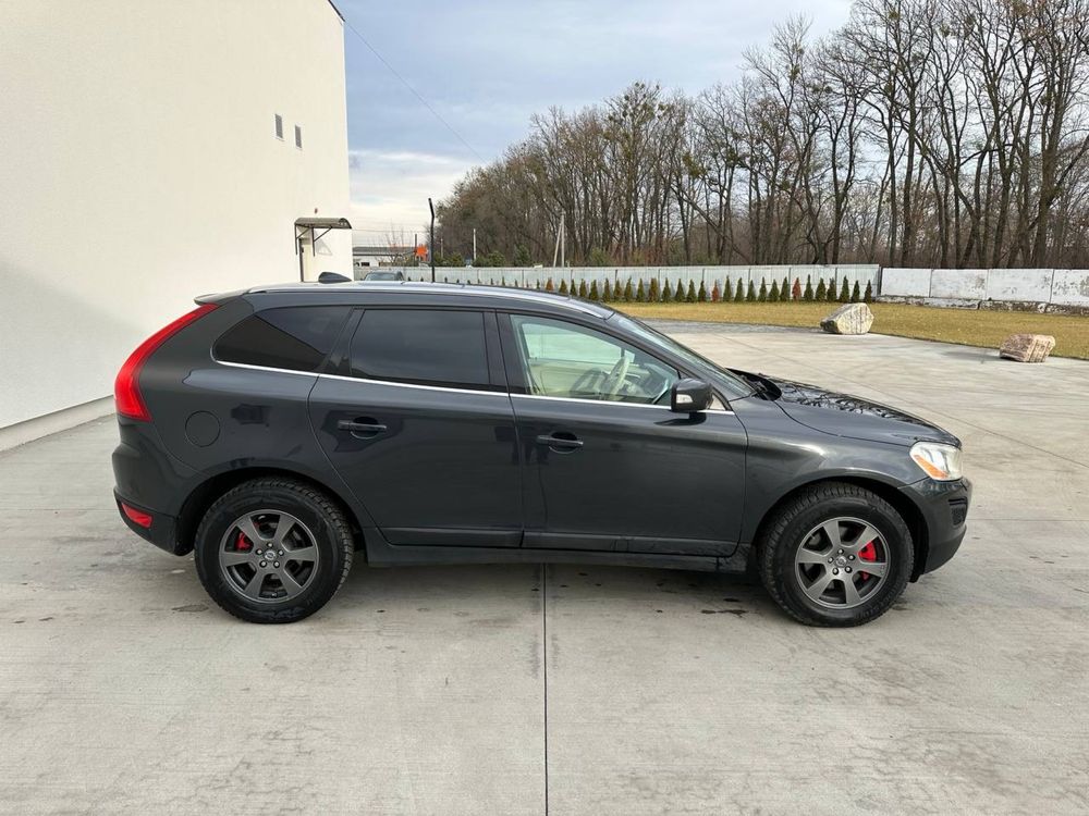 Продам Volvo xc60  2011