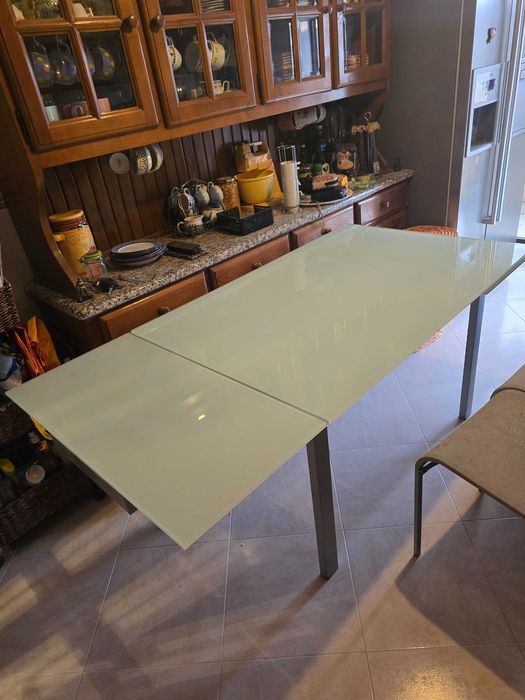 Mesa de cozinha extensível