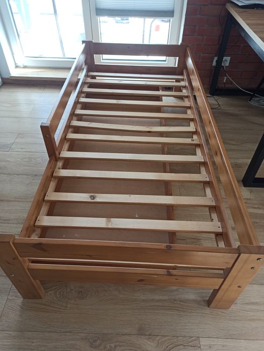 Łóżko sosnowe 90x200