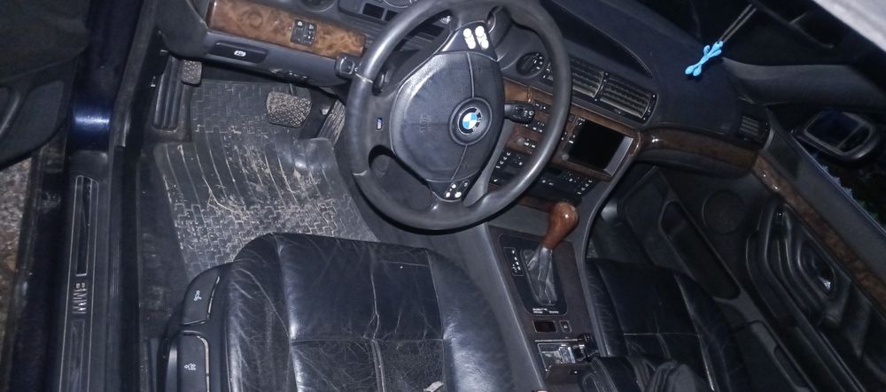 Продаж обмін. На повному ходу.