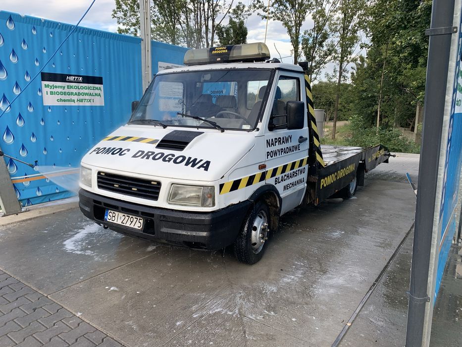 Rezerwacja Pomoc drogowa Laweta Iveco 35 8 hak mocna rama
