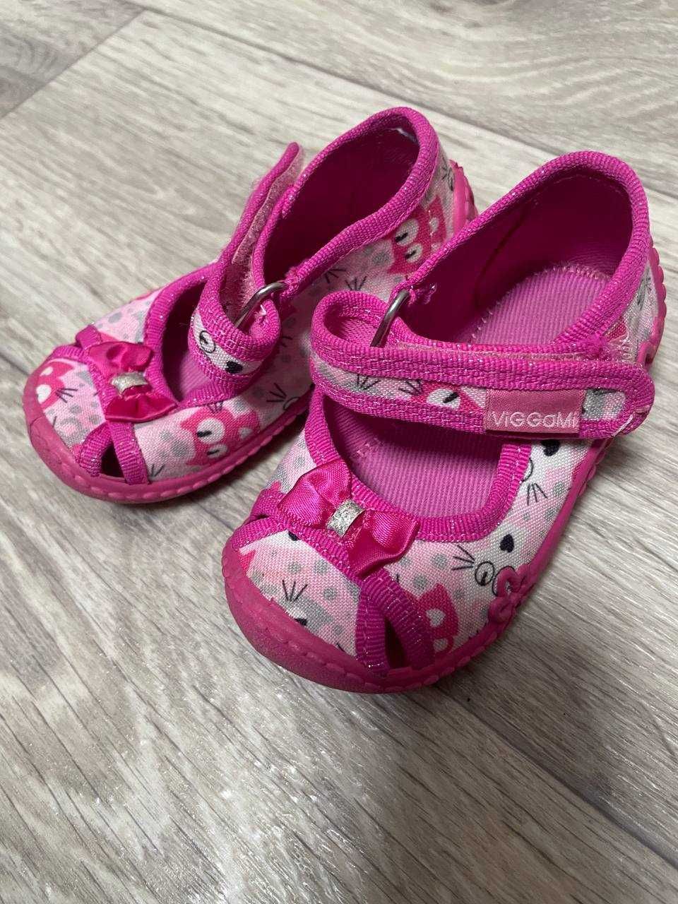 Продам детские сандали босоножки 21 размер