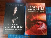 R. Ludlum - Dziedzictwo, Tożsamość
