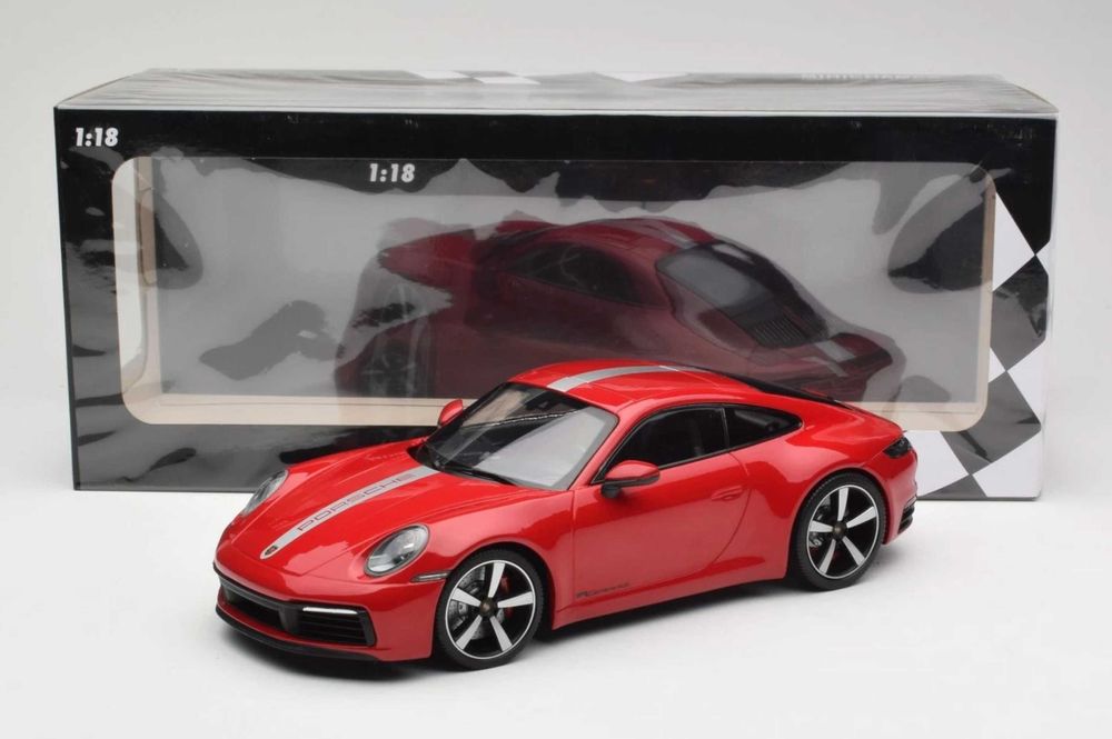 Porsche 911 (992) Carrera 4S Minichamps 1:18  (Carmine Red)
