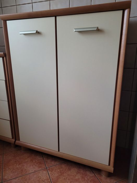 Szafka komoda wysoka z 3 półkami