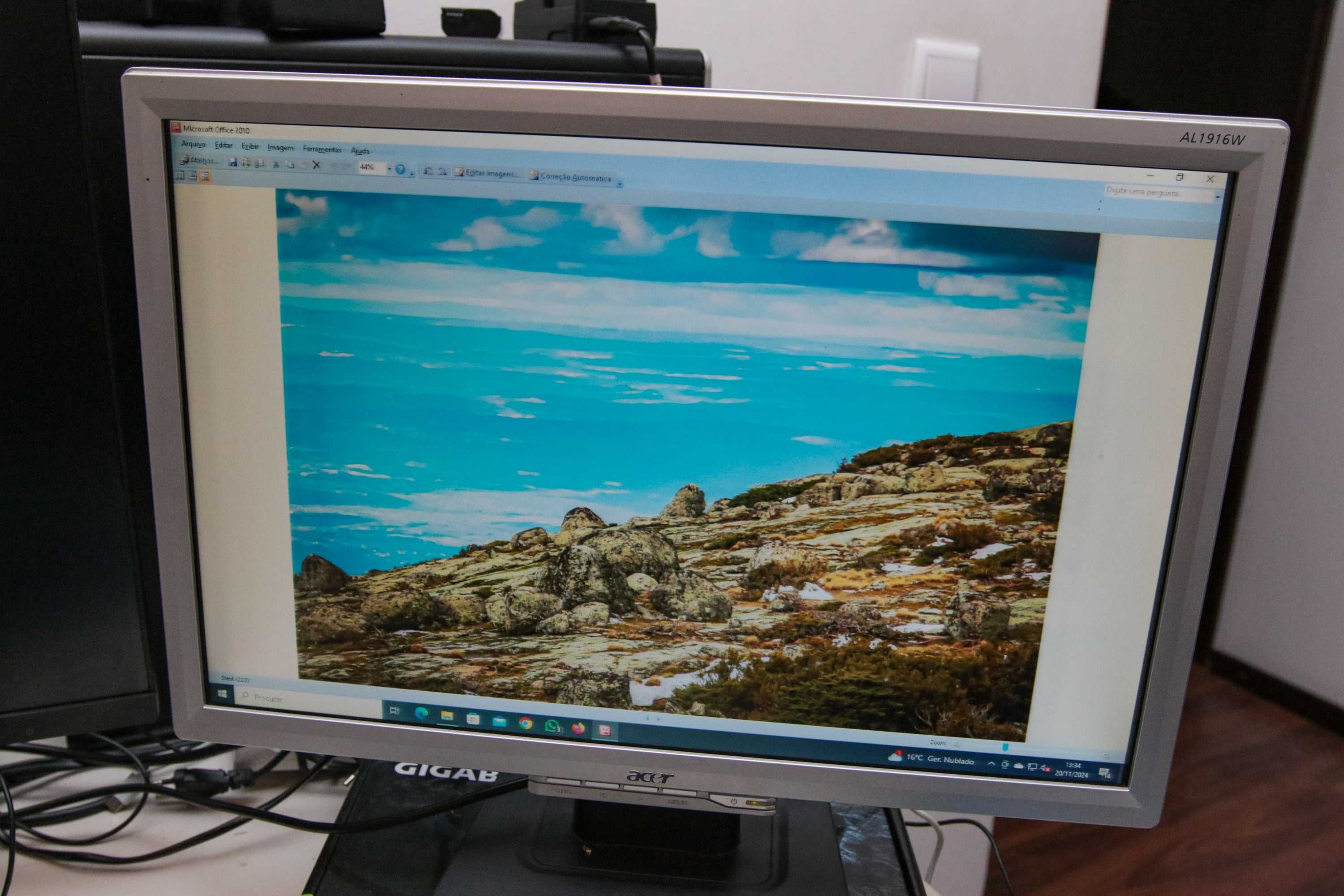 Monitor, colunas, torres pc para desocupar.