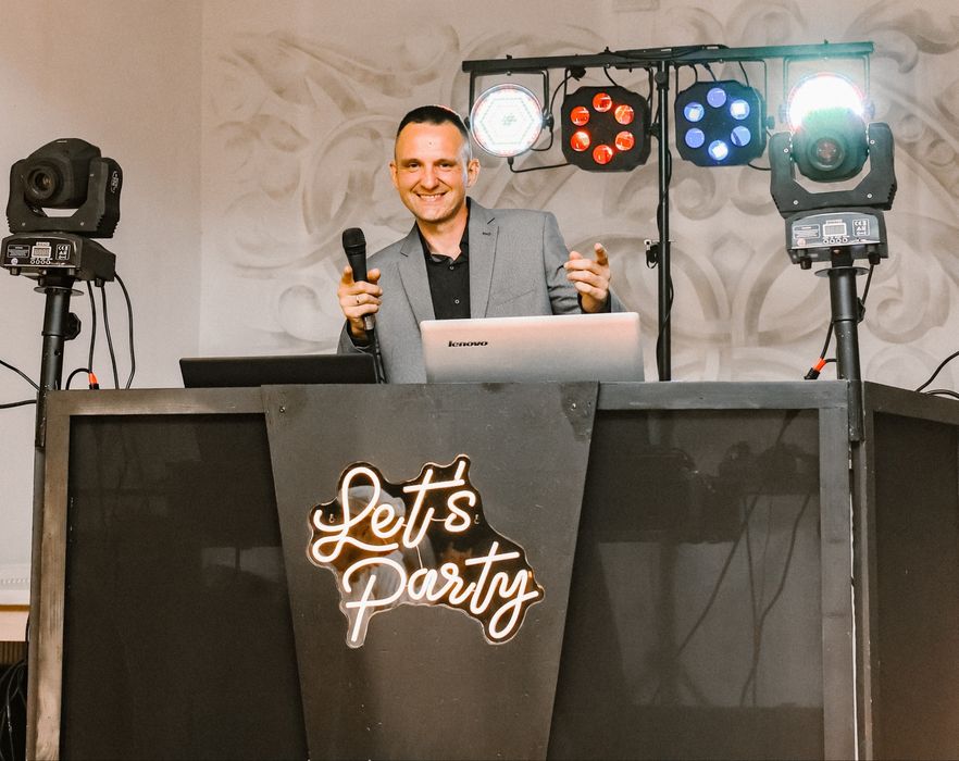 DJ Scar wodzirej prezenter oprawa muzyczna wesele impreza zabawa