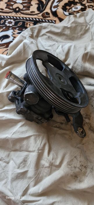 Мотор гидроуселитель руля на Мицик ланцер 9