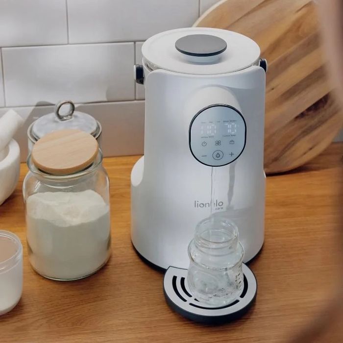 Машина для приготування дитячої суміші типу baby brezza