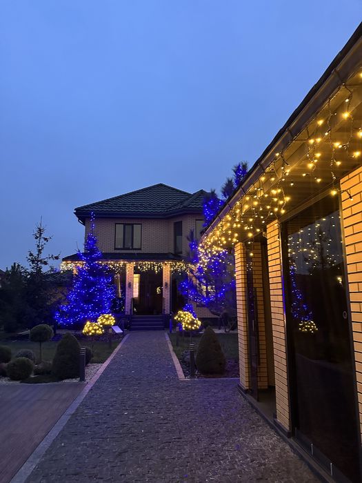 Новогоднее украшении фасадов зданий