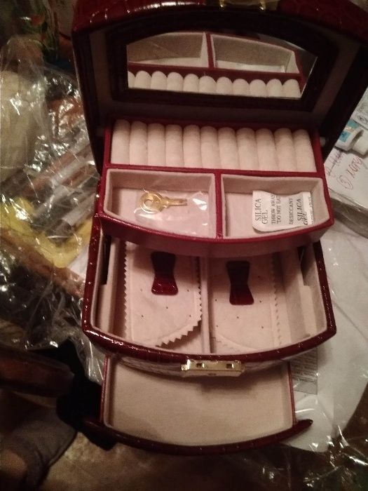 подарок новый органайзер украшений чемодан кейс сундук бордовый