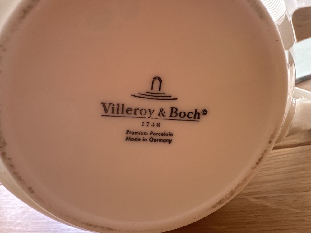 Zestaw Villeroy & Boch, 4 filiżanki i dzbanek