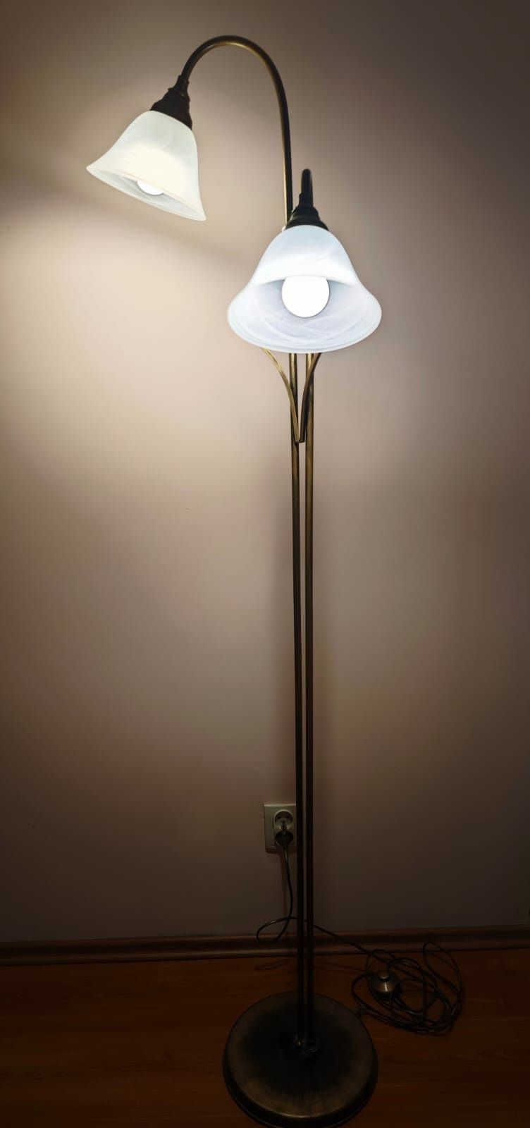 Lampa wisząca (żyrandol) plus lampa podłogowa stojąca