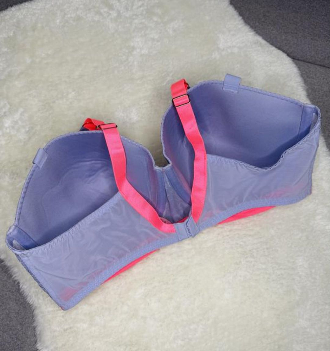 Бюстгальтер великого розміру 40 е,40dd,90dd 90e