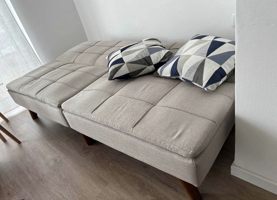 Sofá (pode ser transformado em cama)