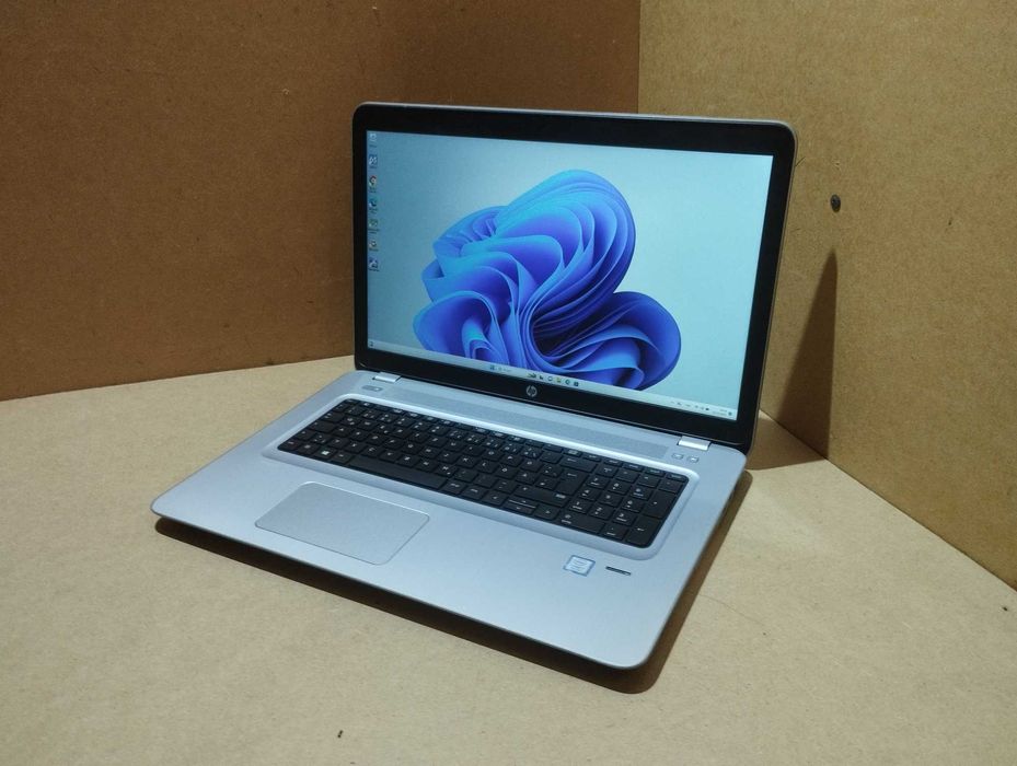 Ноутбук HP / 17.3"- FullHD / i7- 7500U / 8 DDR4 / 256 M.2 / 930MX- 2GB