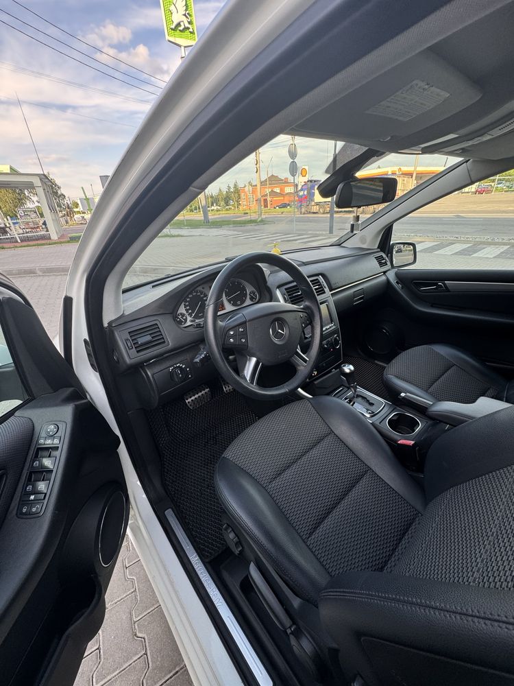 Mercedes-Benz B-Class 2010