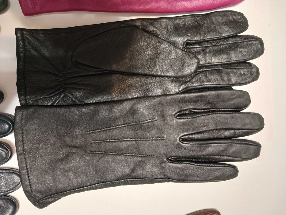 Рукавички шкіряні, замшеві та шерстяні чоловічі та жіночі