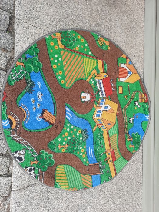 Dywan pokoju dziecka dziecięcy chłopca okrągły dwustronny 96x96 ładny