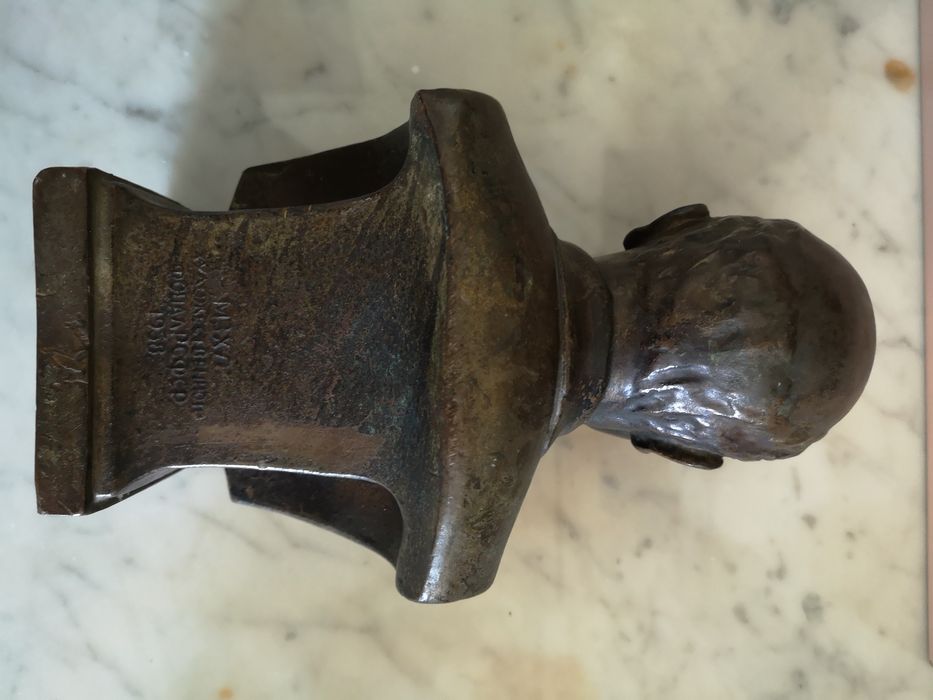 Busto em bronze Lenine assinado