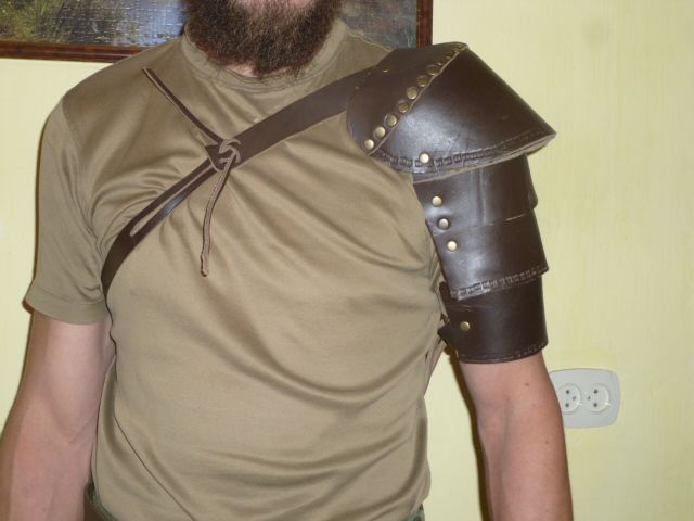 Защита на плече кожа