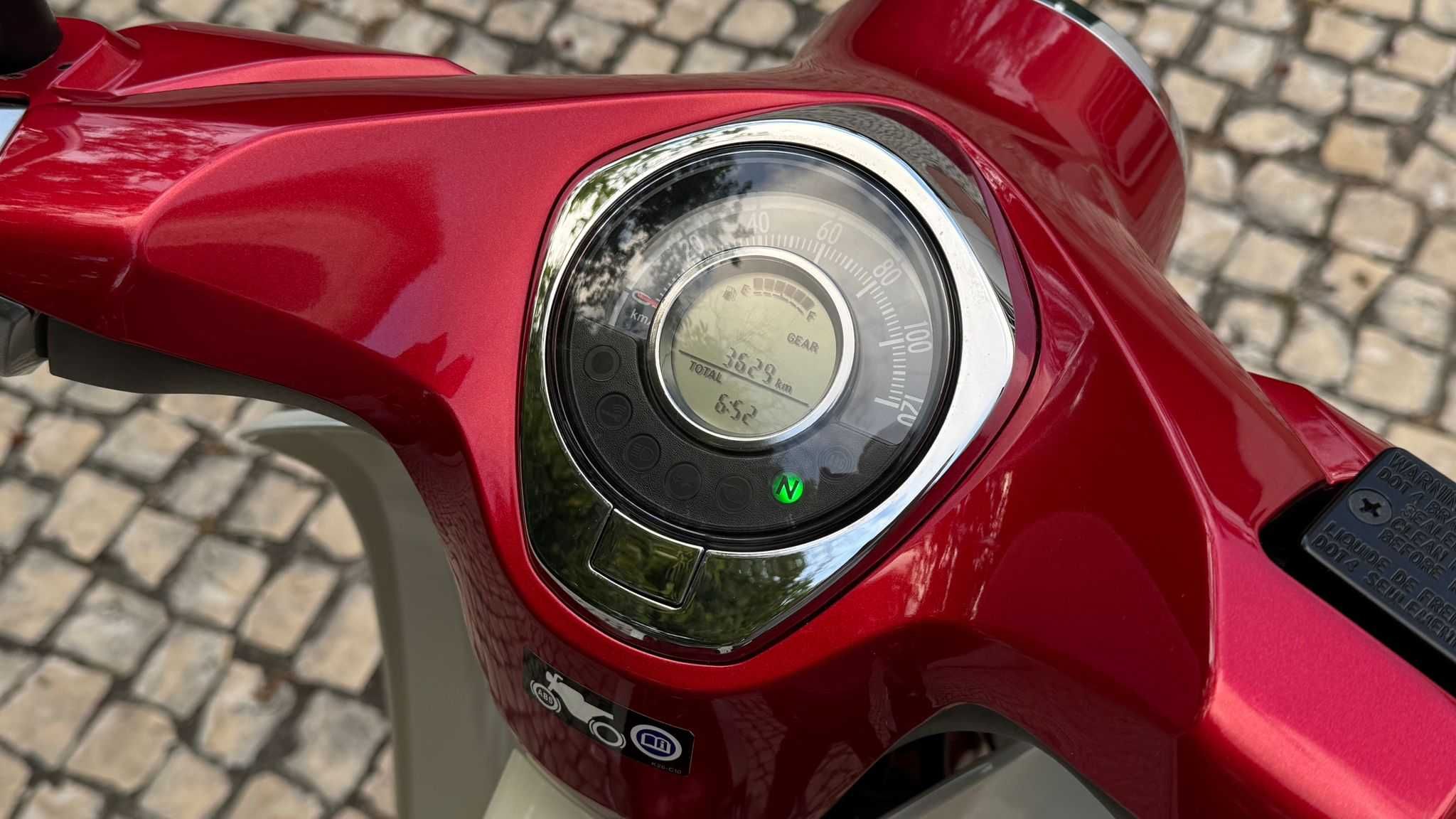 Honda Super Cub 125 com apenas 3700 km