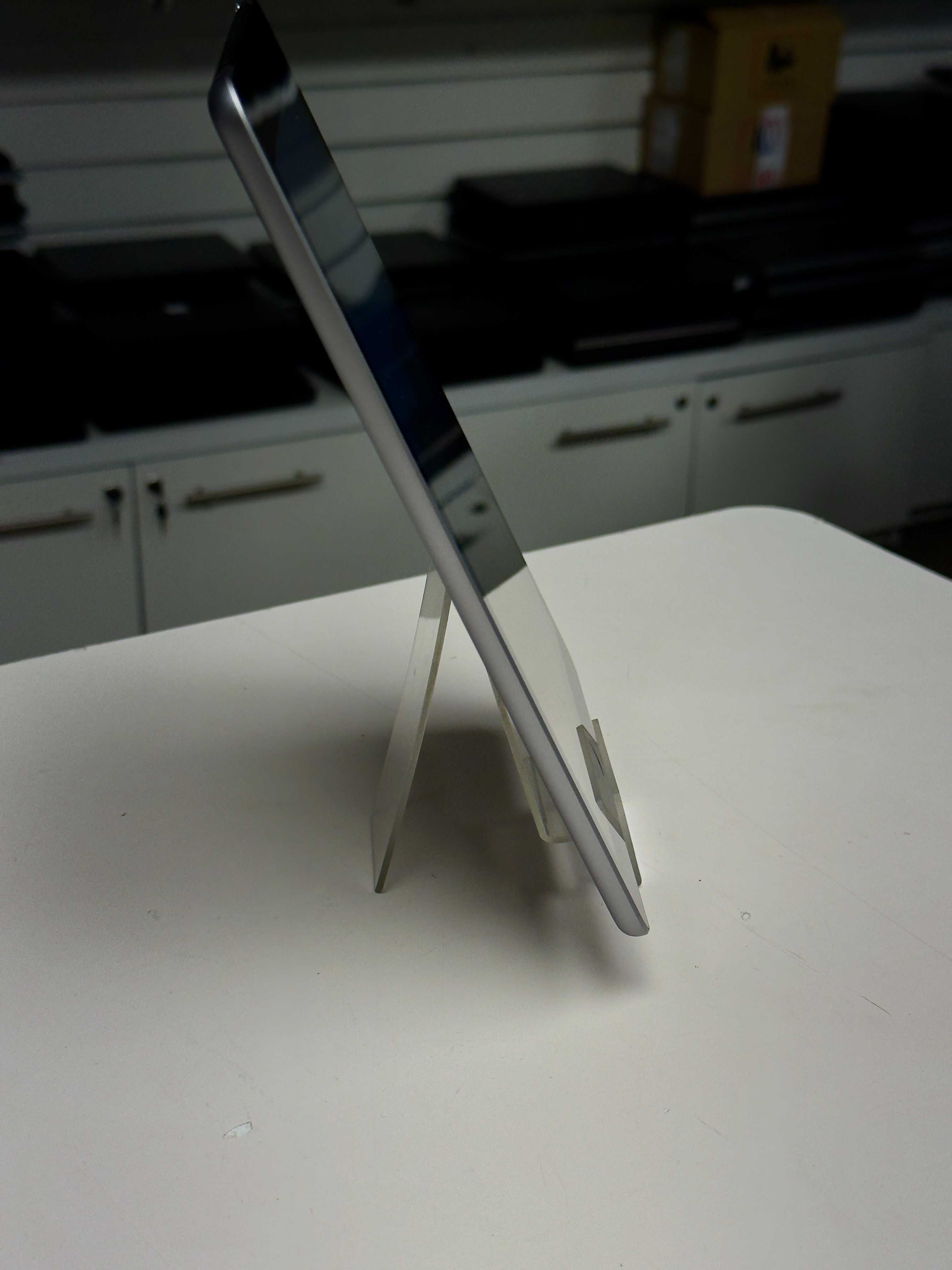 Tablet Apple iPad 5th Gen A1823 | 9,7" | 2/32GB | Cellular | SIM TANIO