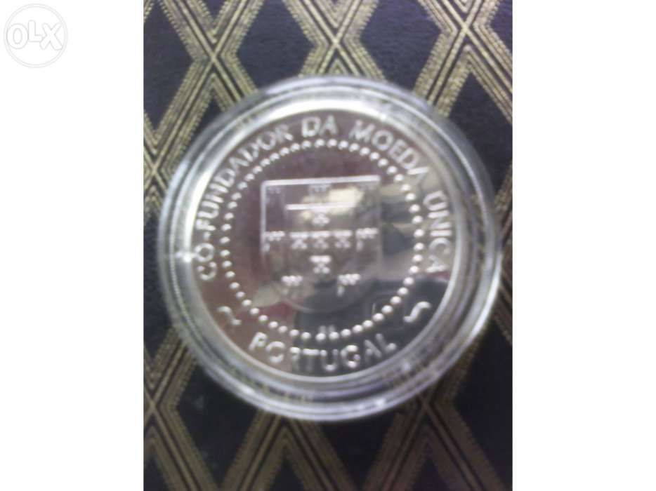 Medalha co fundadora da moeda única