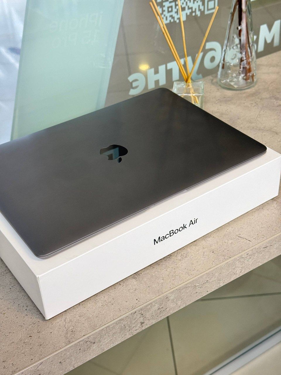 Apple macbook air 13 2019 8/128 на запчасти или ремонт макбук аир 128