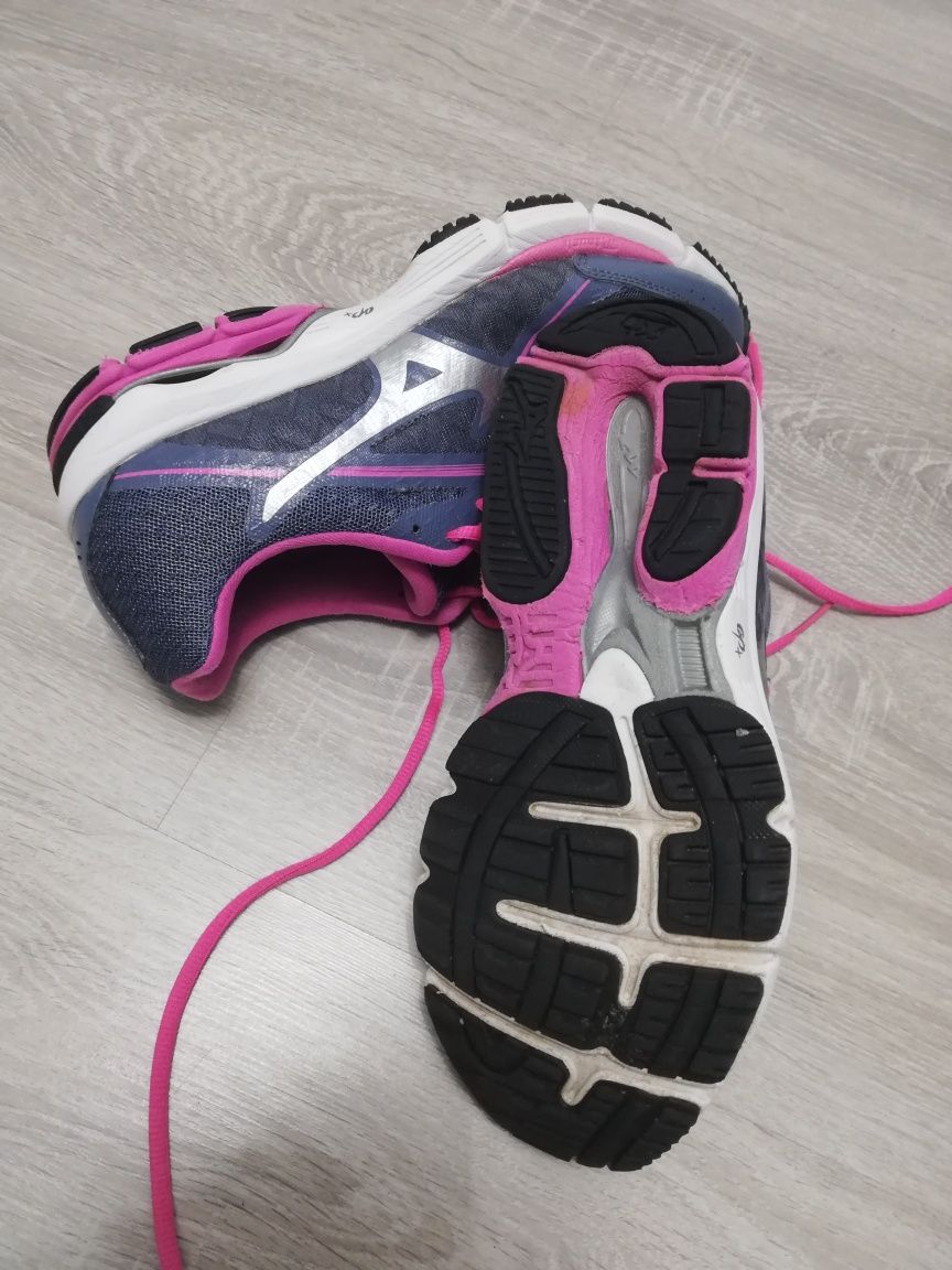 Buty damskie biegowe Mizuno Wave Ultima Grafitowe. R. 38.