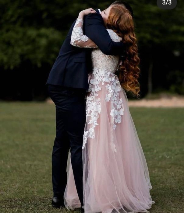 Сукня на весілля, випускний, день народження