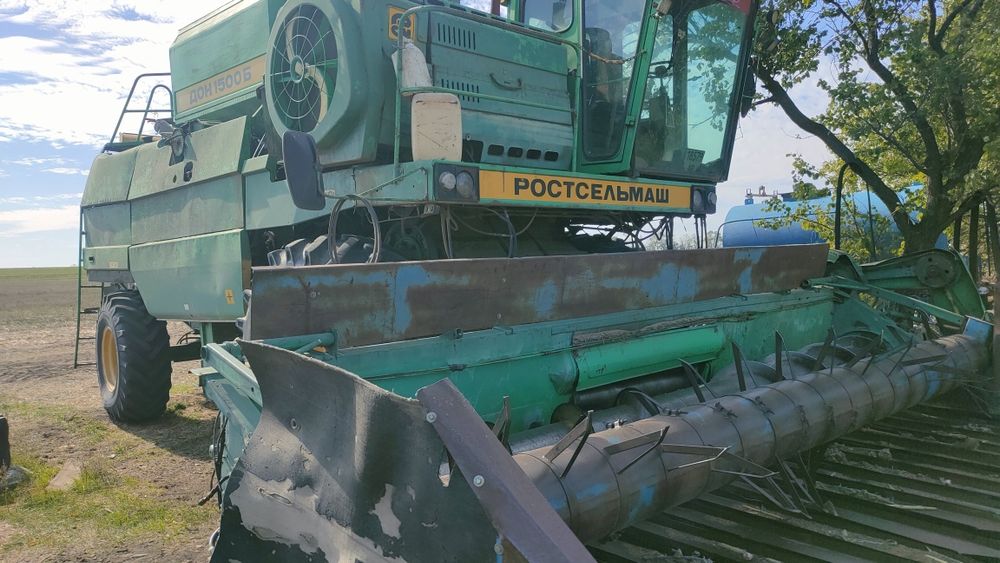 Продам комбайн Дон 1500б