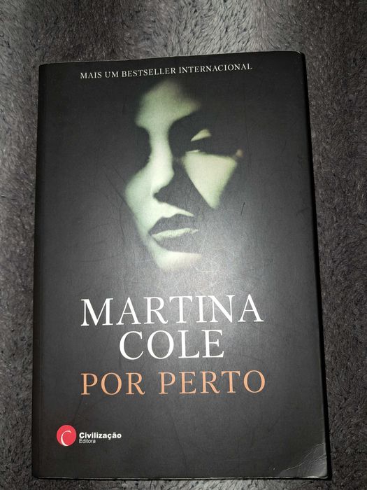 Livro "por perto"