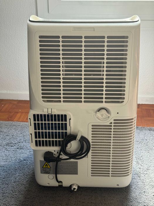 Ar Condicionado Portátil DAITSU APD 12FCX c/ Bomba de calor 12000 BTU