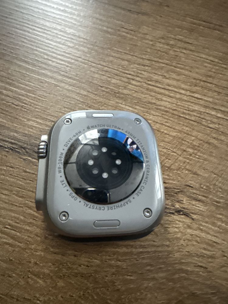 Apple Watch Ultra 2 – 49mm, Titanium Case  GPS + Cellular